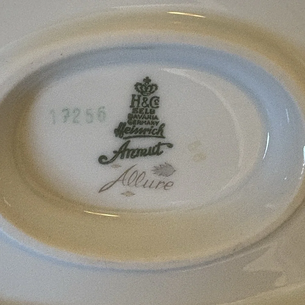 Heinrich Allure Anmut Bavaria Porcelain Gravy Boat 